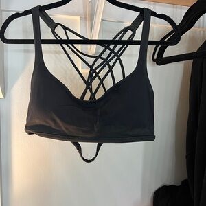 Black lululemon sports bra